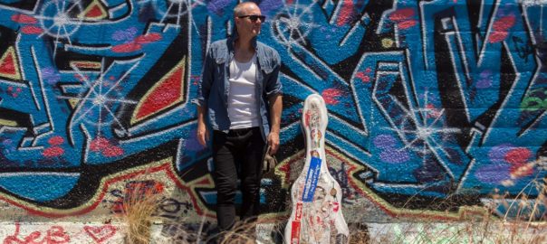 Singer/Songwriter Carus Thompson live im Filou