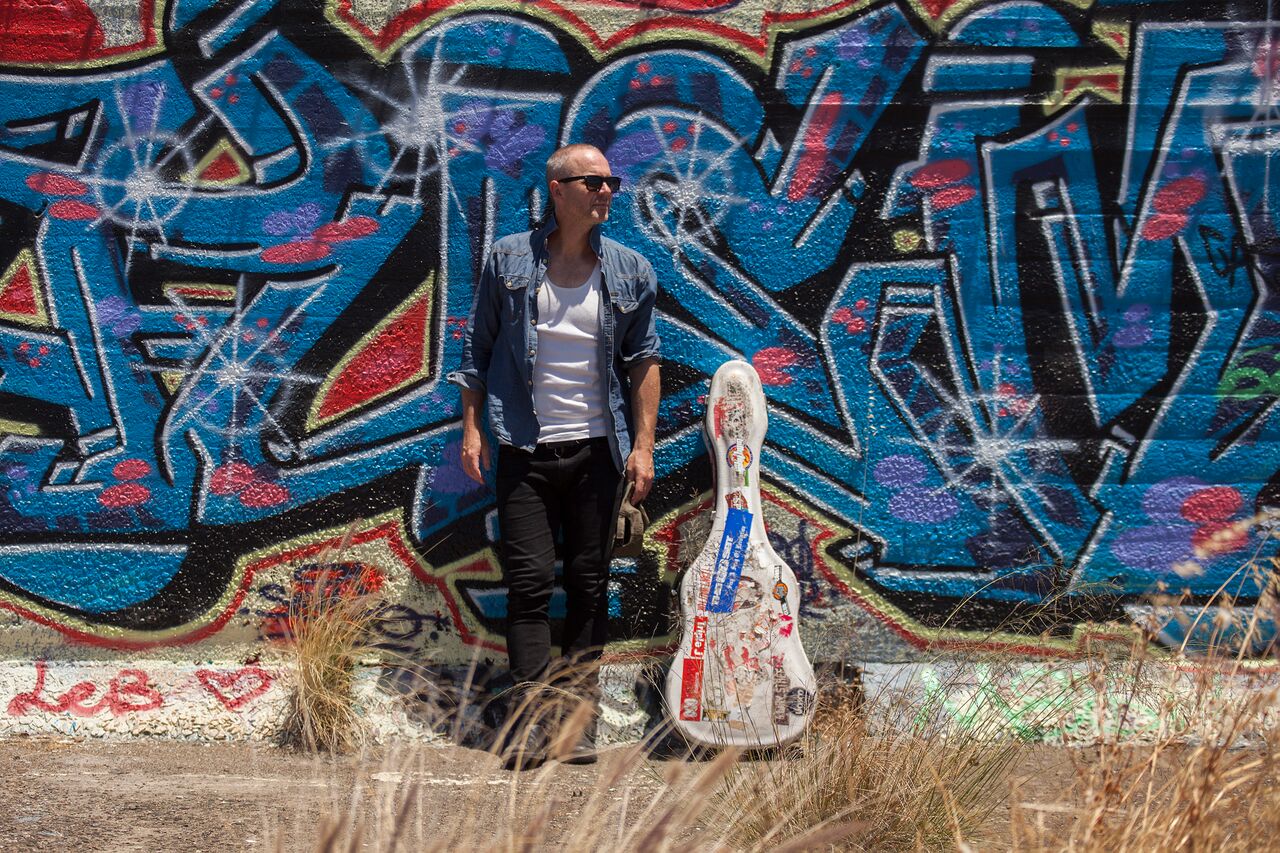 Singer/Songwriter Carus Thompson live im Filou